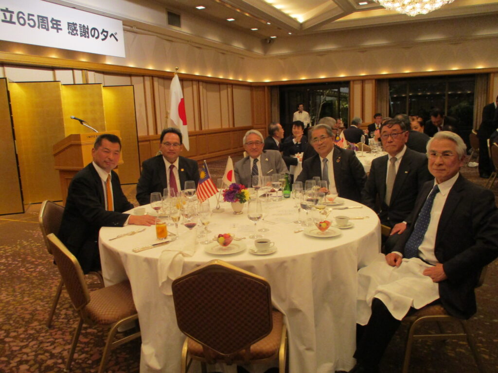 Group photo with H.E. Dato' Shahril Effendi Abd Ghany, Ambassador of Malaysia to Japan